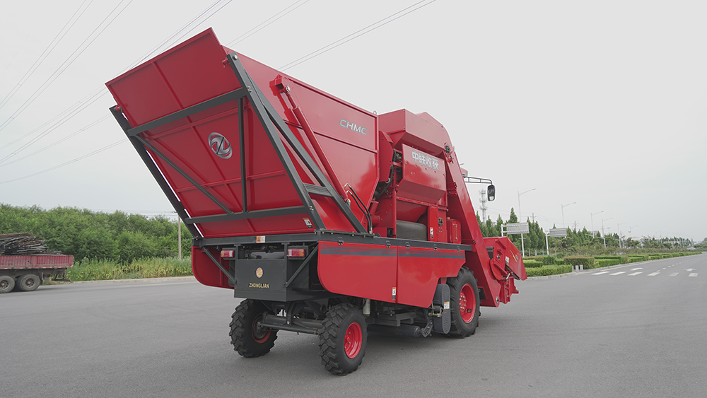 中联收获4YZJ-4型自走式玉米穗茎收获机